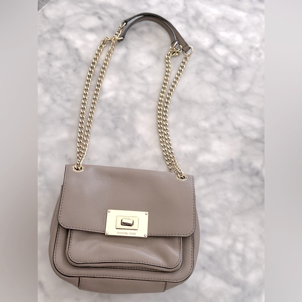 Michael Kors Crossbody Bag & shoulder bag with Gold hardware in taupe beige